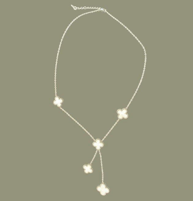 Colgante mil flores blancas plateado
