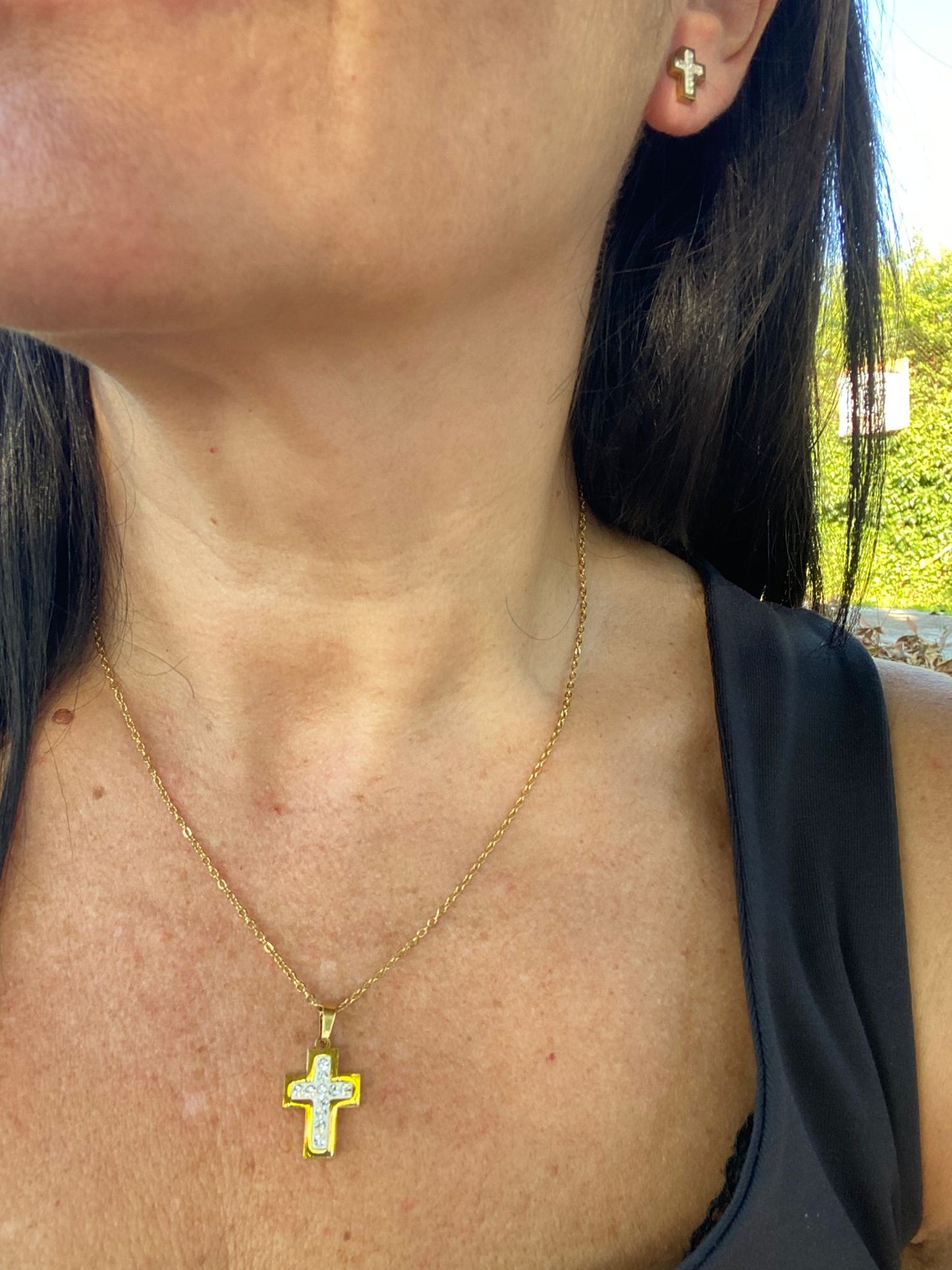 Colgante y pendientes Cruz dorado