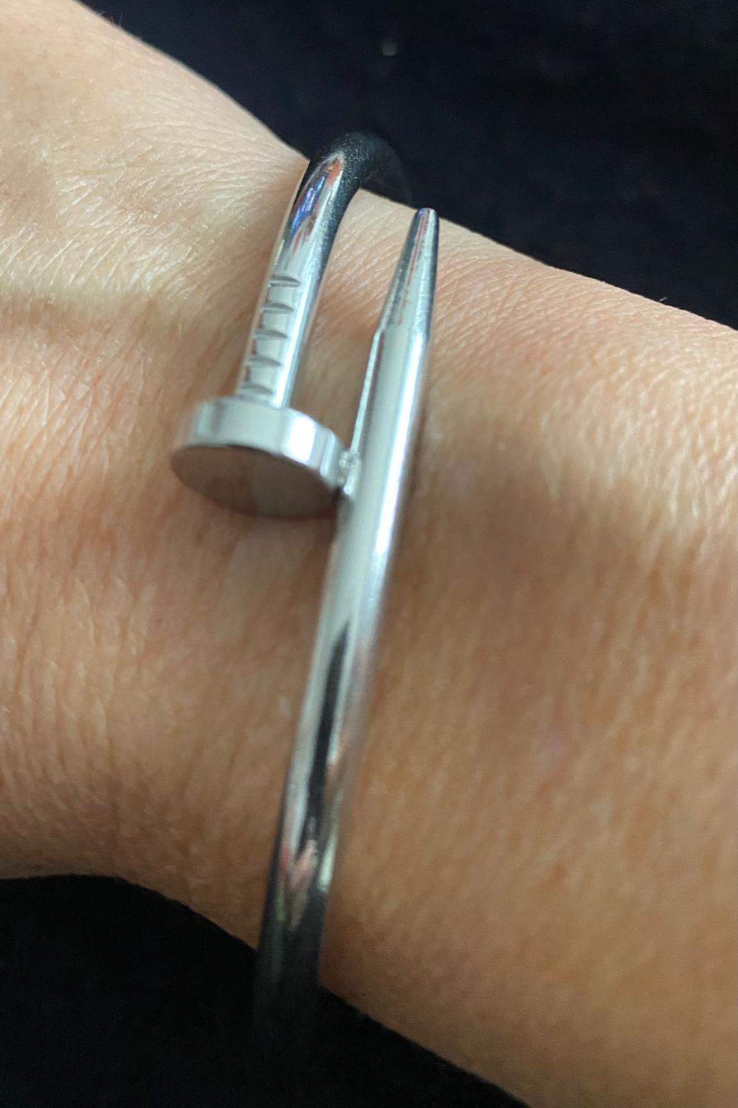 Pulsera clavo plateada